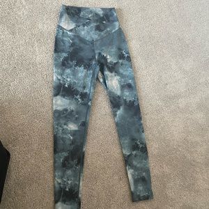 Blue tie dye scrunch butt leggings